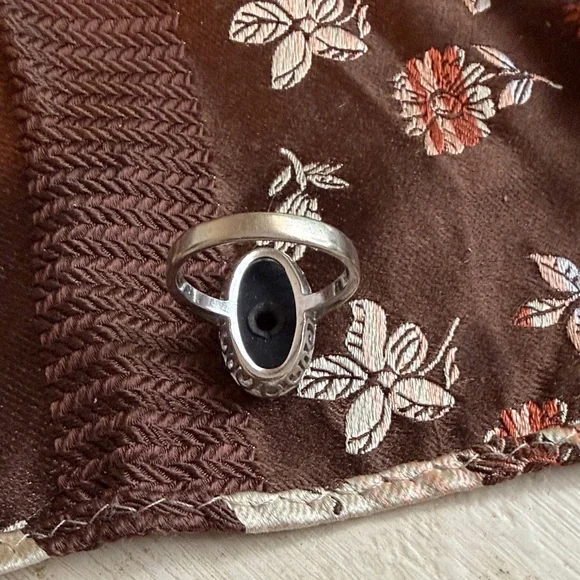 Elegant Diamond Black and White Gold Women's Ring - Picture 5 of 8